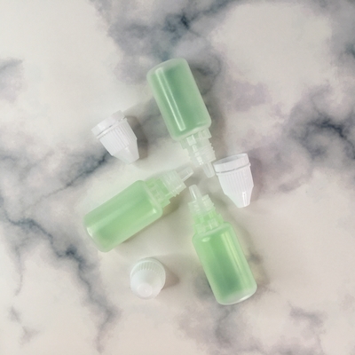 10 ml individuell angepasste Logo Glas Tropffflaschen Transparent schwarzer Flüssigkeit Tropffflasche mit glatter Oberfläche