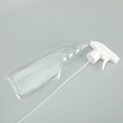 Glatte runde PET-Plastik-Sprayflasche mit klassischem Design und transparenter Farbe.