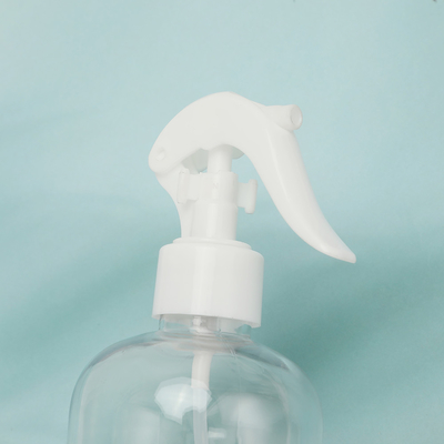 Durchsichtige Plastik-Lotionsflaschen mit weißer Kappe und UV-elektroplattiertem Kragen