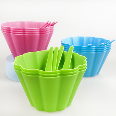 Moderne isolierte Plastik-Milchteeflaschen mit bequemem Griff