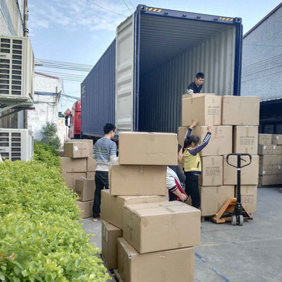 Kostenlose Muster-Plastikgläser für Gel, recycelte PET-Schönheitsgläser, PET-Wassergläser mit Deckeln auf Lager