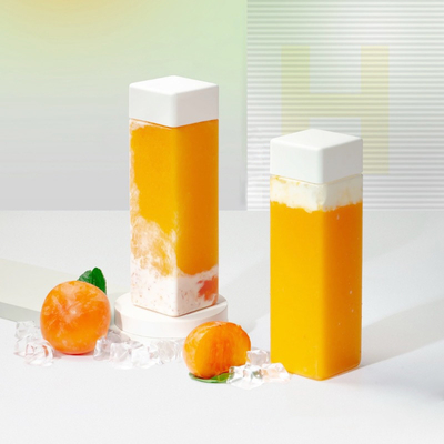 Kristallklare 500 ml BPA-freie, isolierte Kunststoffflasche mit Milchtee