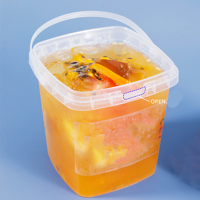 0.5 kg durchsichtige, durchsickernde Plastikflaschen mit Milch und Tee