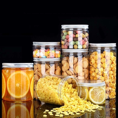 Ich empfehle ein großes Plastikgefäß mit Gewürzen, Kekse, Plastikgefäß, Transparentes Plastikgefäß, Golddeckel mit individuellem Etikett.
