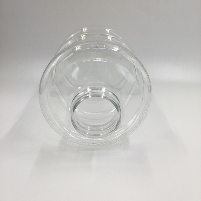 Isolierte, durchsichtig-quadratische, runde Milch-Tee-Saftflasche mit Deckel und Griff