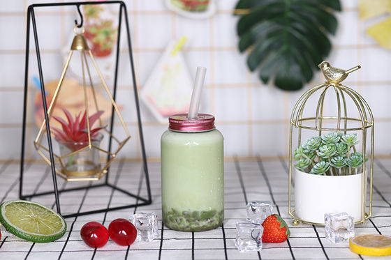 Mittlere Milchtee-Flaschen mit Griff und Wasser enthalten, langlebiger Kunststoff