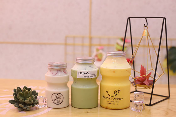 Mittelgroße Milchteeflaschen mit einer Kapazität von 250 ml aus Kunststoff