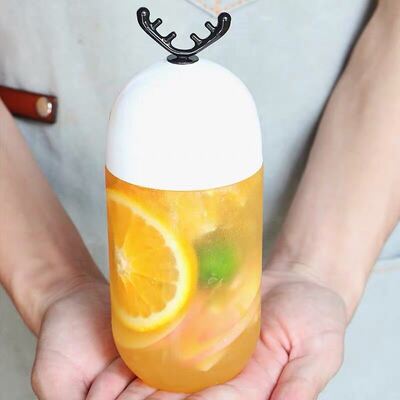 Isolierte Bubble Tea Krüge im modernen Look, gefertigt für effektive Temperaturkontrolle und stilvolle Getränkeaufbewahrung