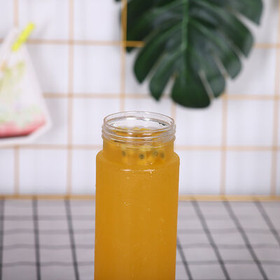 Handfläche Ja Milch-Tee-Flaschen 05kg Schraube auf Deckel undicht Design ideal für kommerzielle Getränke Verpackung und Vertrieb