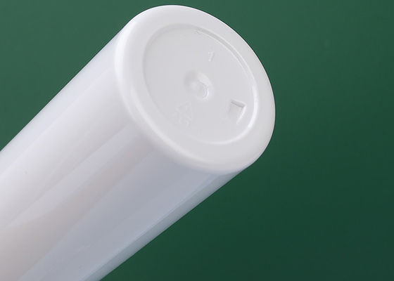 Flip-top-Verschluss-Typ Polymer-Cremebehälter mit Kunststoff-UV-galvanisierten Kappen, zugeschnitten auf die Bedürfnisse der Kosmetik-Hautpflegeverpackung