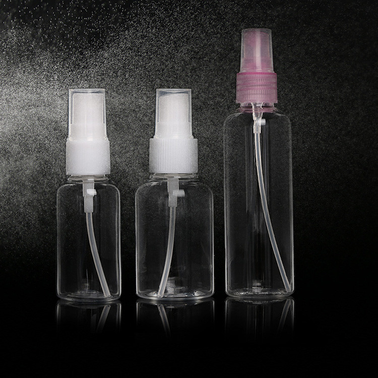 Glatte PET-Plastik-Sprayflasche für den täglichen Gebrauch mit transparenter Farbe und klassischem Design