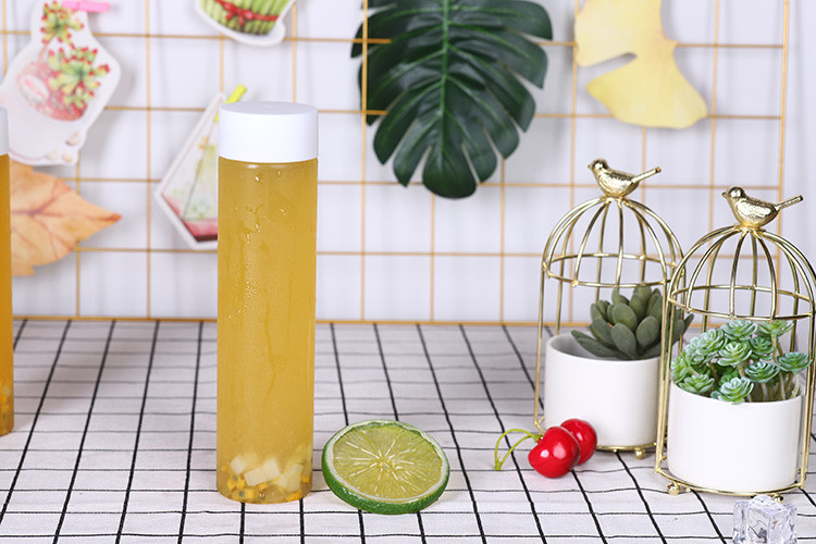 Individuell bedruckbarer, transparenter Kunststoff-Getränkebecher, PET-Becher, Getränkeflasche, Kaltgetränkeflasche mit schneller Lieferung