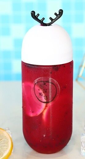 Isolierte Bubble Tea Krüge im modernen Look, gefertigt für effektive Temperaturkontrolle und stilvolle Getränkeaufbewahrung